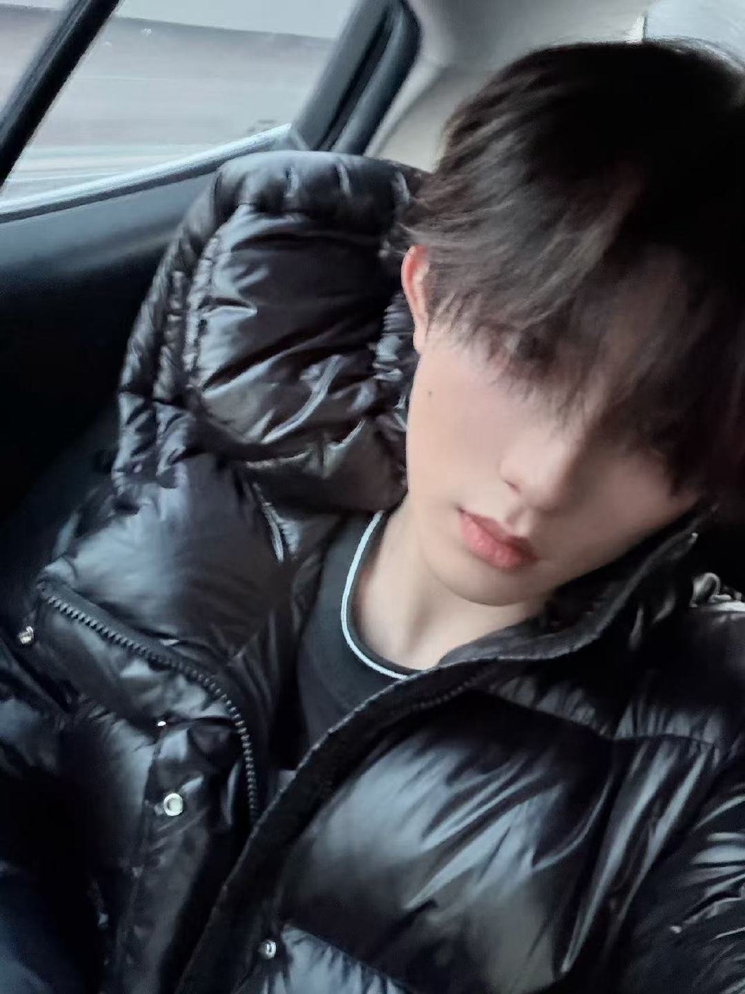 苏新皓发文问候粉丝，表达想念送晚安