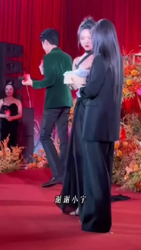 短剧演员互赠盲盒礼物,马小宇送手表王凯沐赠非遗