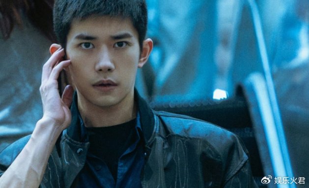 朱一龙易烊千玺主演，《惊蛰无声》预售票房突破3000万