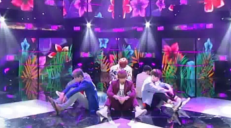 八年前的今天(180204)，JBJ 带来的现场舞台