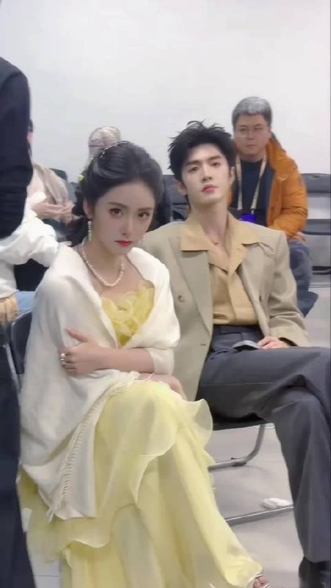 沈月《六姊妹》饰演家丽英气十足，少女演员表现亮眼