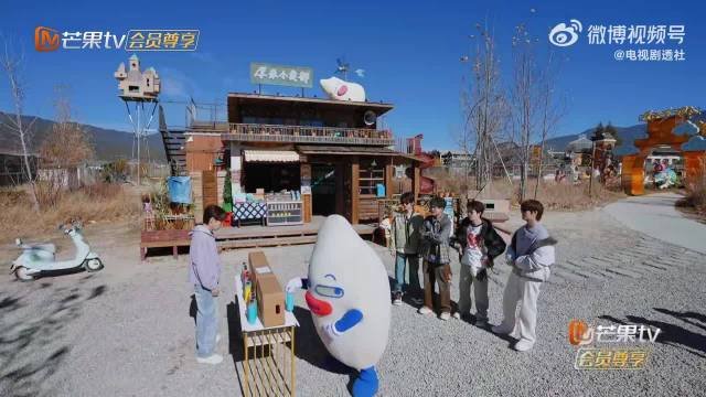 王铮亮精准拿捏游戏bug闯进蒸蚌赛道