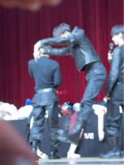 梁祯元和粉丝的可爱互动！ .